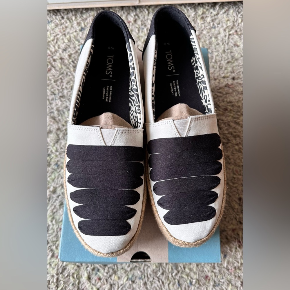 Tom’s Valencia Natural Canvas Shoes